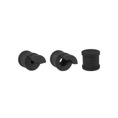 Trois bouchons en plastique noir : deux avec des entailles de coupe et un cylindrique. Utilisés pour l'obturation de tuyaux dans des applications industrielles.