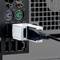 Un câble réseau noir est connecté à un adaptateur branché dans le port USB d'un ordinateur à l'arrière.