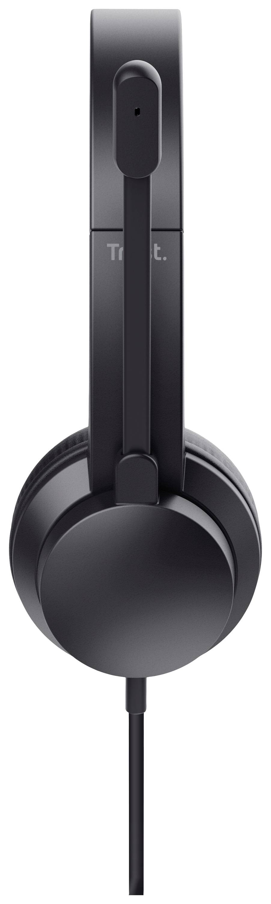 Casque noir filaire avec microphone. Le pavillon est rond, le microphone est fixé sur l'arceau.