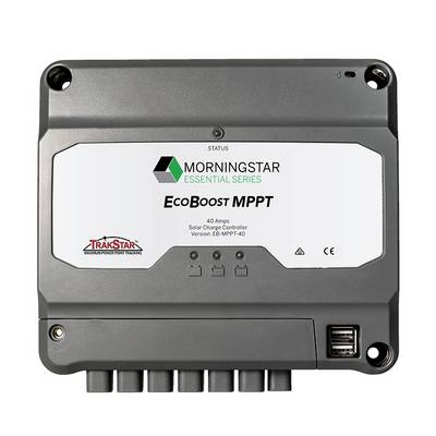 Régulateur de charge solaire portant l'inscription 'EcoBoost MPPT, 40 Ampères, Contrôleur de charge solaire'. Voyant de statut et ports USB visibles.