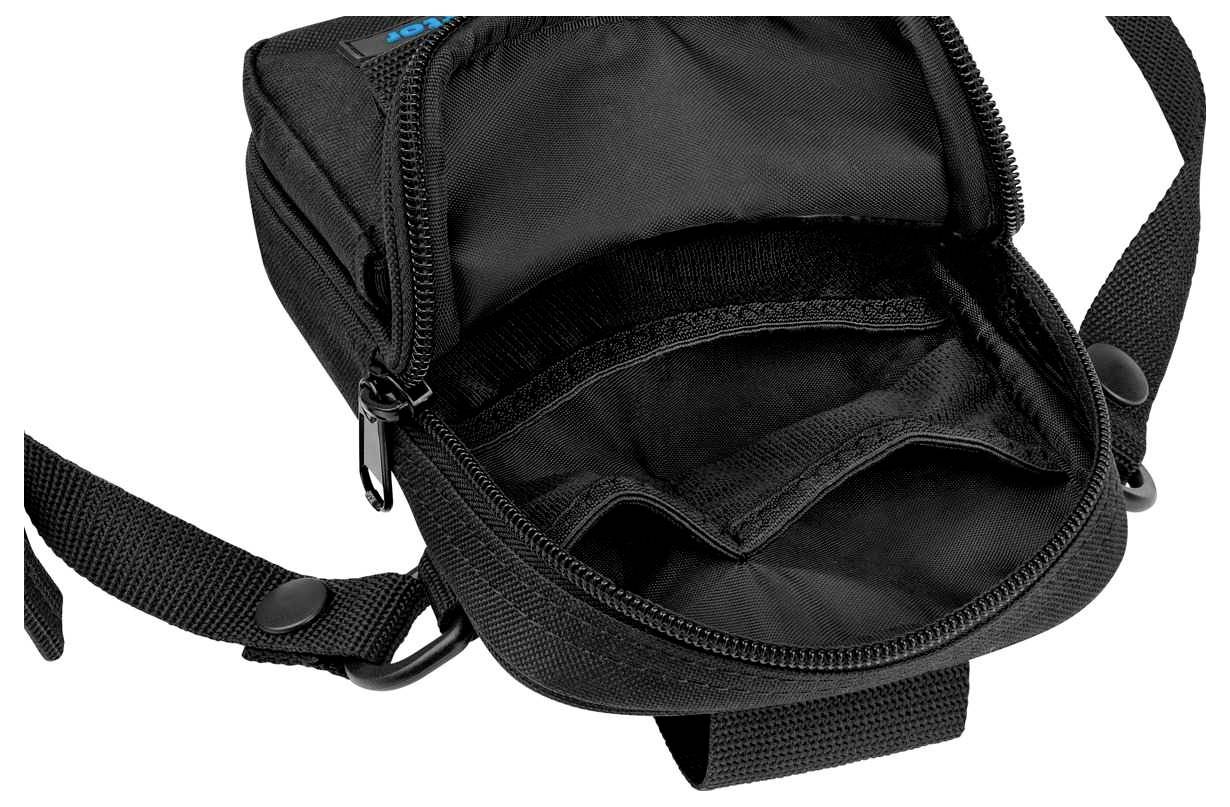 Sac à bandoulière noir avec rabat ouvert, montrant deux petites poches intérieures et une bandoulière.