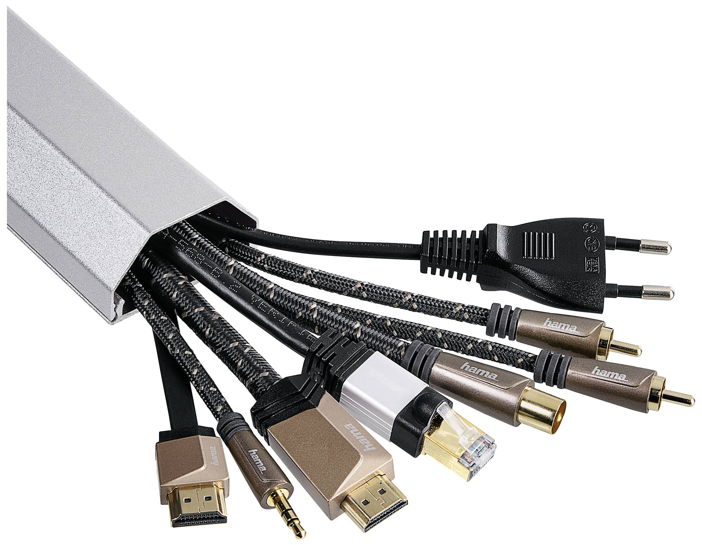 Système de gestion de câbles avec plusieurs câbles, comprenant des câbles HDMI, des fiches d'alimentation et des câbles audio, sortant d'un canal de câbles argenté.