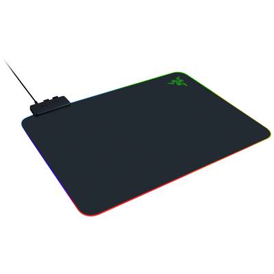 Tapis de souris de gaming avec éclairage RVB et surface noire, relié par câble.