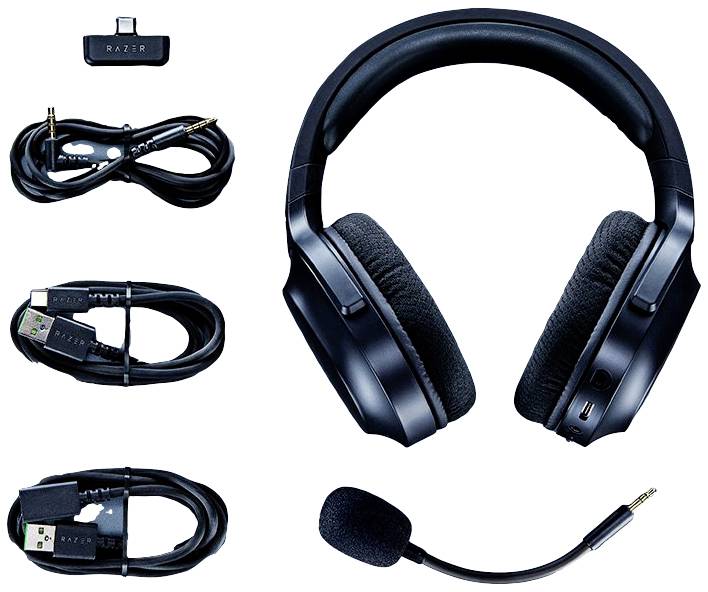 Casque de gaming Razer avec microphone amovible, plusieurs câbles et adaptateurs pour différentes options de connectivité.
