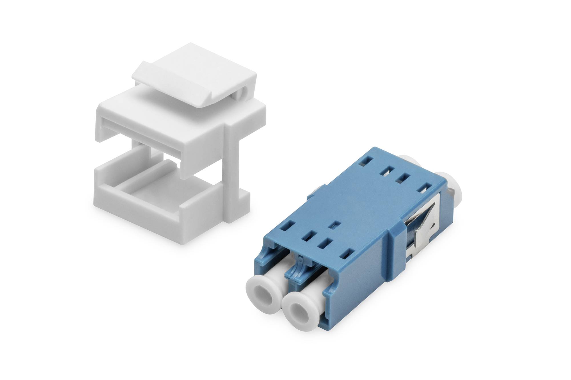 Adaptateur LC-fibre optique double avec gaine en plastique bleue et support blanc. Utilisé pour connecter des câbles à fibre optique.
