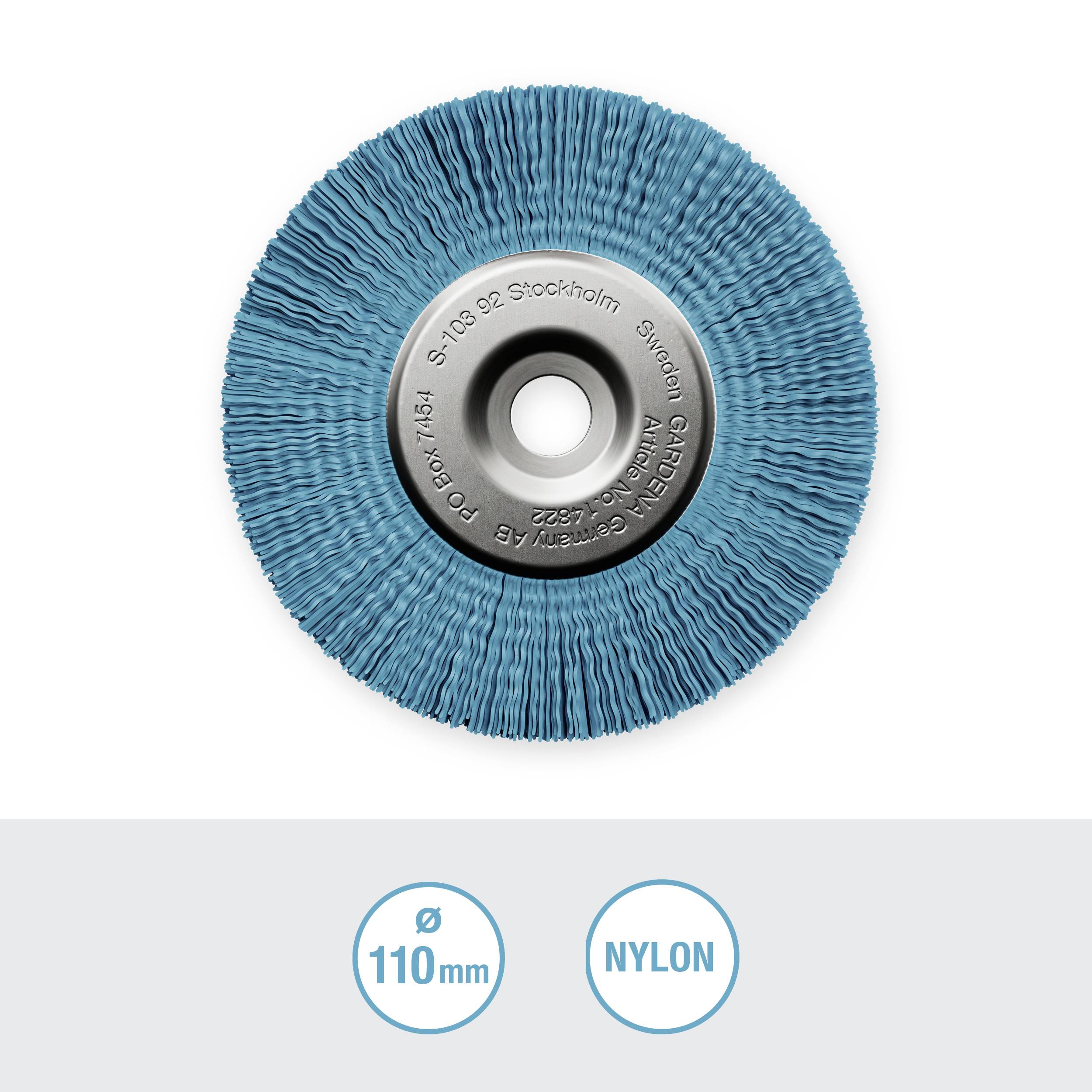 'Brosse ronde bleue en nylon, diamètre 110 mm, adaptée pour le traitement de surface. Produit de DÄGERSEN, modèle 6157.'