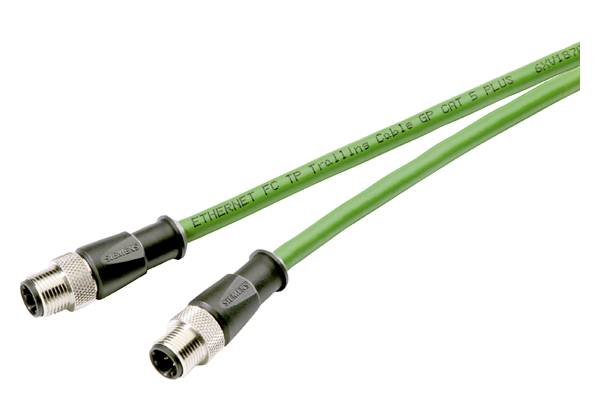Deux câbles Ethernet verts avec des connecteurs noirs portent l'étiquette « ETHERNET EC TP trailing Cable CP Cat 5 Plus ».