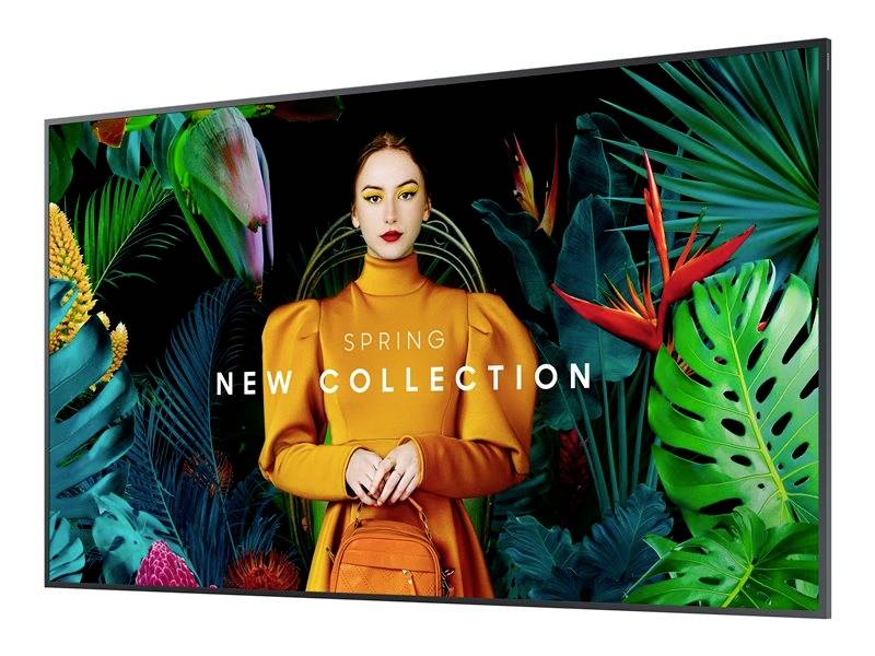 Femme en tenue orange devant un arrière-plan tropical luxuriant. Texte sur l'image : « Collection Printemps Nouveauté »