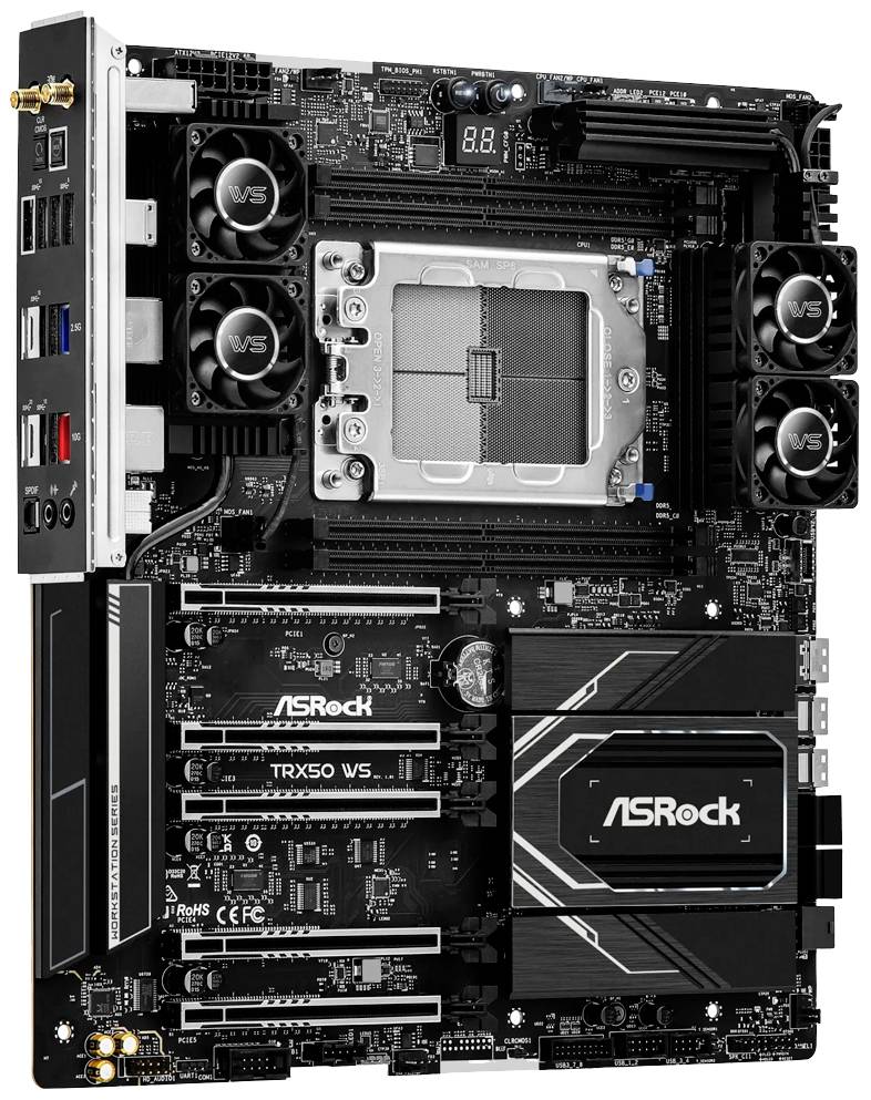 Carte mère ASRock TRX50 avec plusieurs emplacements PCIe, deux grands ventilateurs et des connecteurs pour l'extension du processeur et de la mémoire.