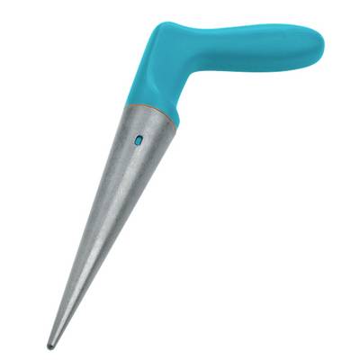 Outil à main avec une poignée ergonomique bleue et une extrémité métallique pointue, utilisé pour planter des plants ou des bulbes dans le sol.