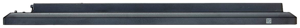 Un objet noir et allongé de forme rectangulaire ; probablement un appareil électronique comme un accessoire d'imprimante ou un projecteur.