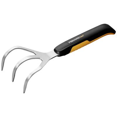 Outil de jardinage avec trois dents en métal et une poignée ergonomique, idéal pour ameublir la terre et éliminer les mauvaises herbes.