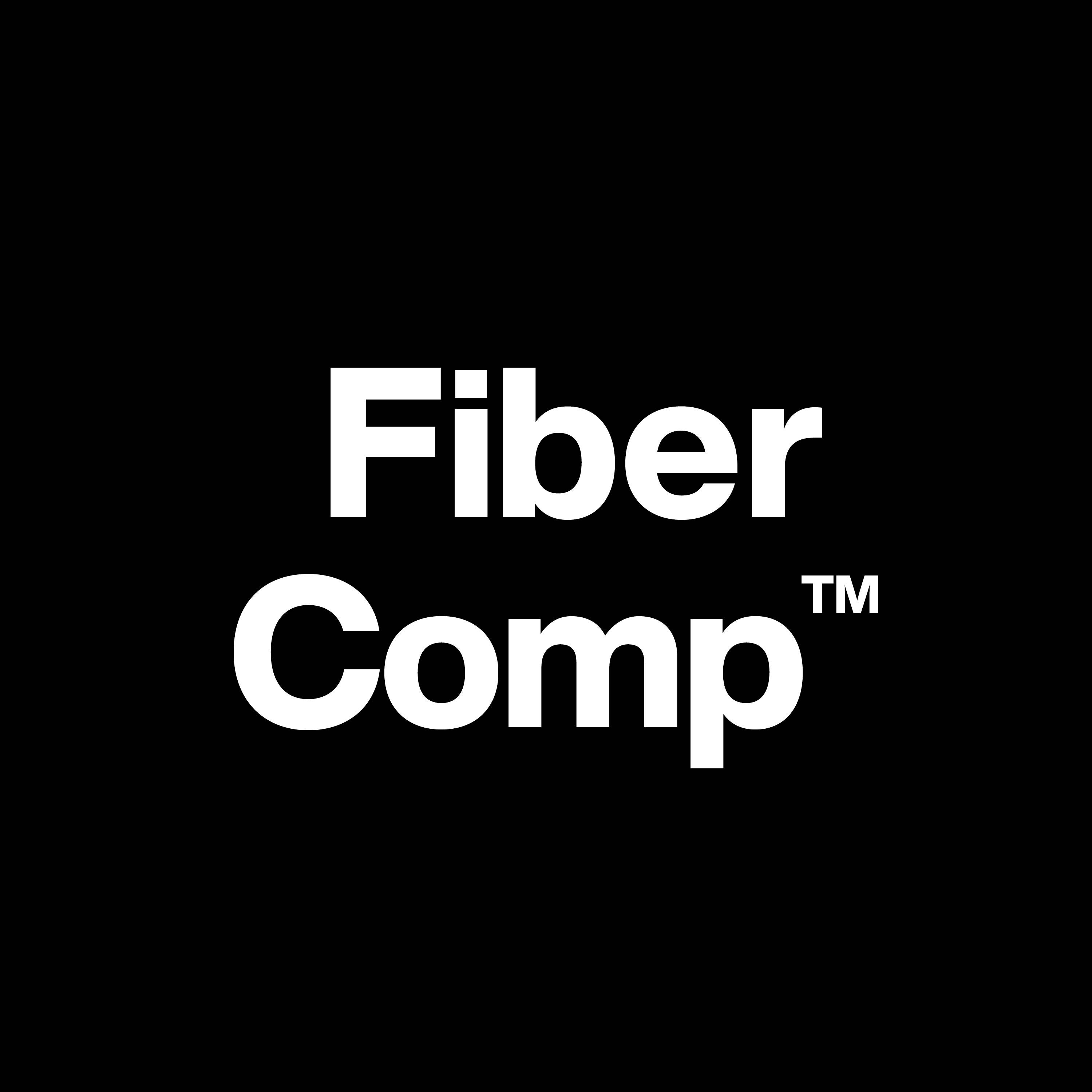 'Fiber Comp' en blanc sur fond noir.
