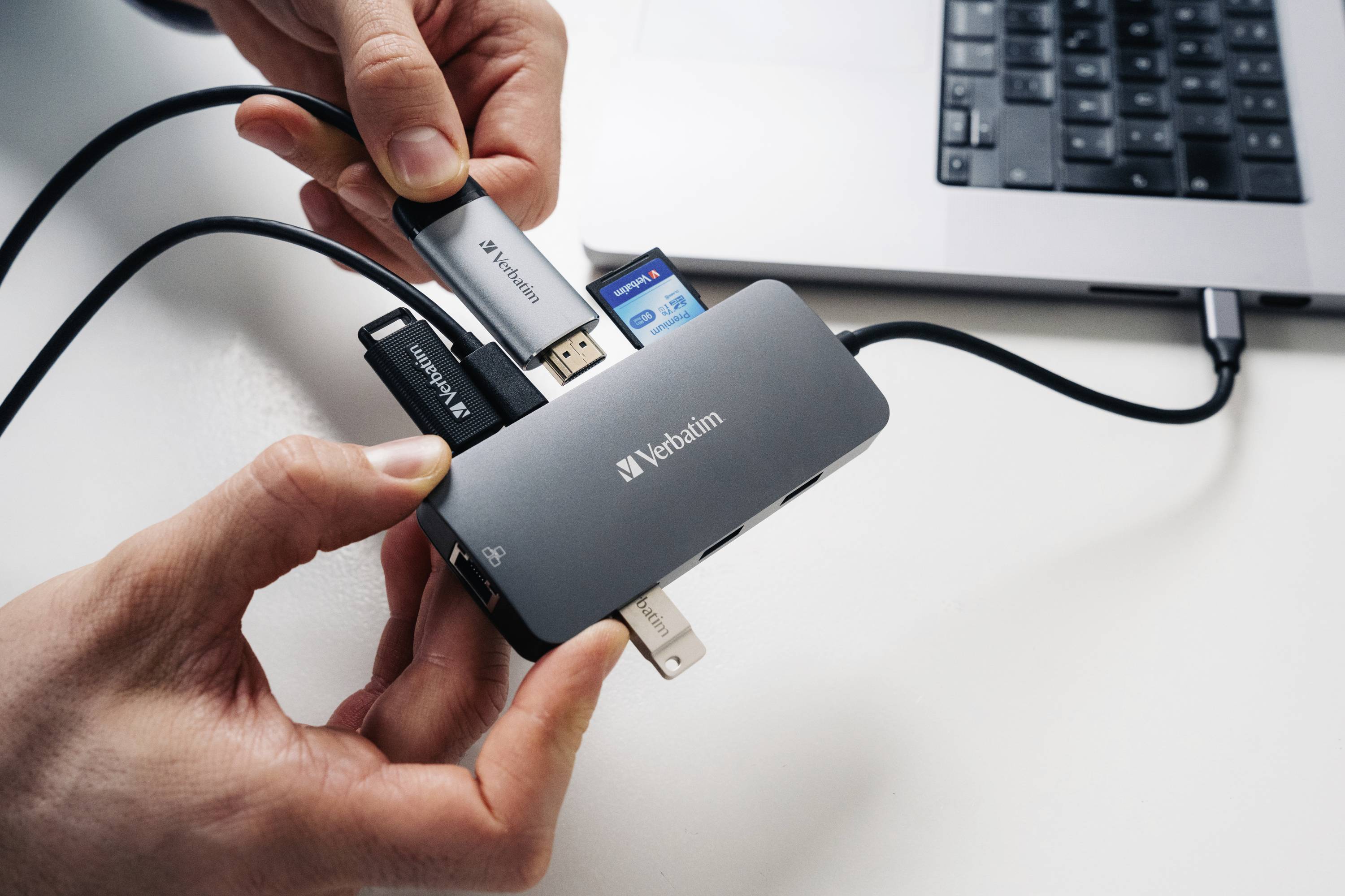 Verbatim 32152 Hub USB 9 ports HDMI™, microSD, RJ45, SD, USB 3.1 (Gen 1), USB 3.1 (Gen 1), USB 3.1 (2è gén.), USB 3.1 (2-11