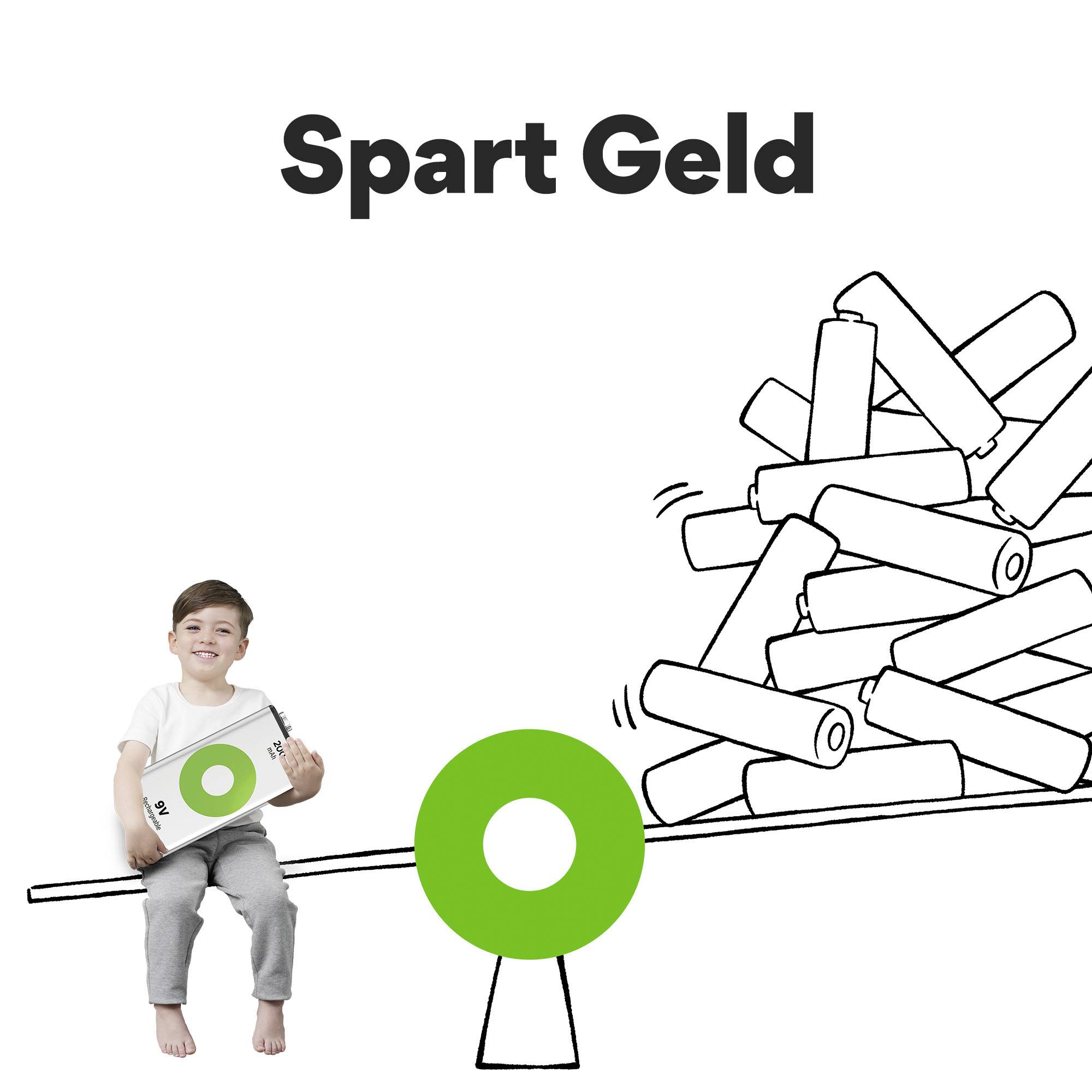 Un garçon est assis sur un balançoire avec un grand logo O vert. À droite, des bûches de bois sont empilées. En haut, il est écrit 'Économise de l'argent'.