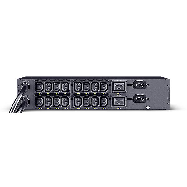 Barrette d'alimentation électrique en rack avec plusieurs prises et câbles. Utilisée pour la distribution électrique dans les armoires serveur.