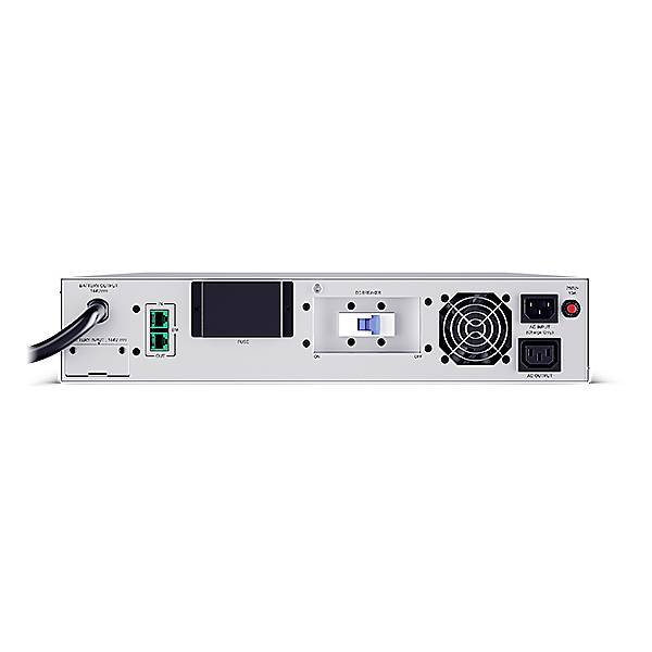 Vue arrière d'un périphérique réseau avec plusieurs ports, un ventilateur et une connexion d'alimentation.