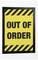 Panneau jaune avec une bordure noire, portant un grand texte 'HORS SERVICE', signalant qu'un équipement ou un appareil est en panne.