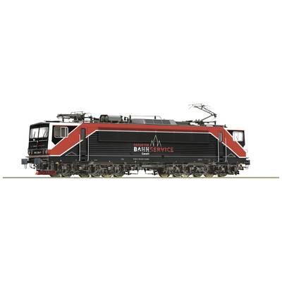 Une locomotive électrique au design rouge et noir, portant l'inscription 'Bahnbau Service GmbH', vue de côté sur un fond blanc.