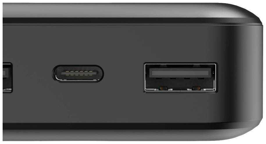 Gros plan sur une batterie externe noire avec trois ports : USB-C, USB-A et Micro-USB. Les ports sont visibles sur la face avant.