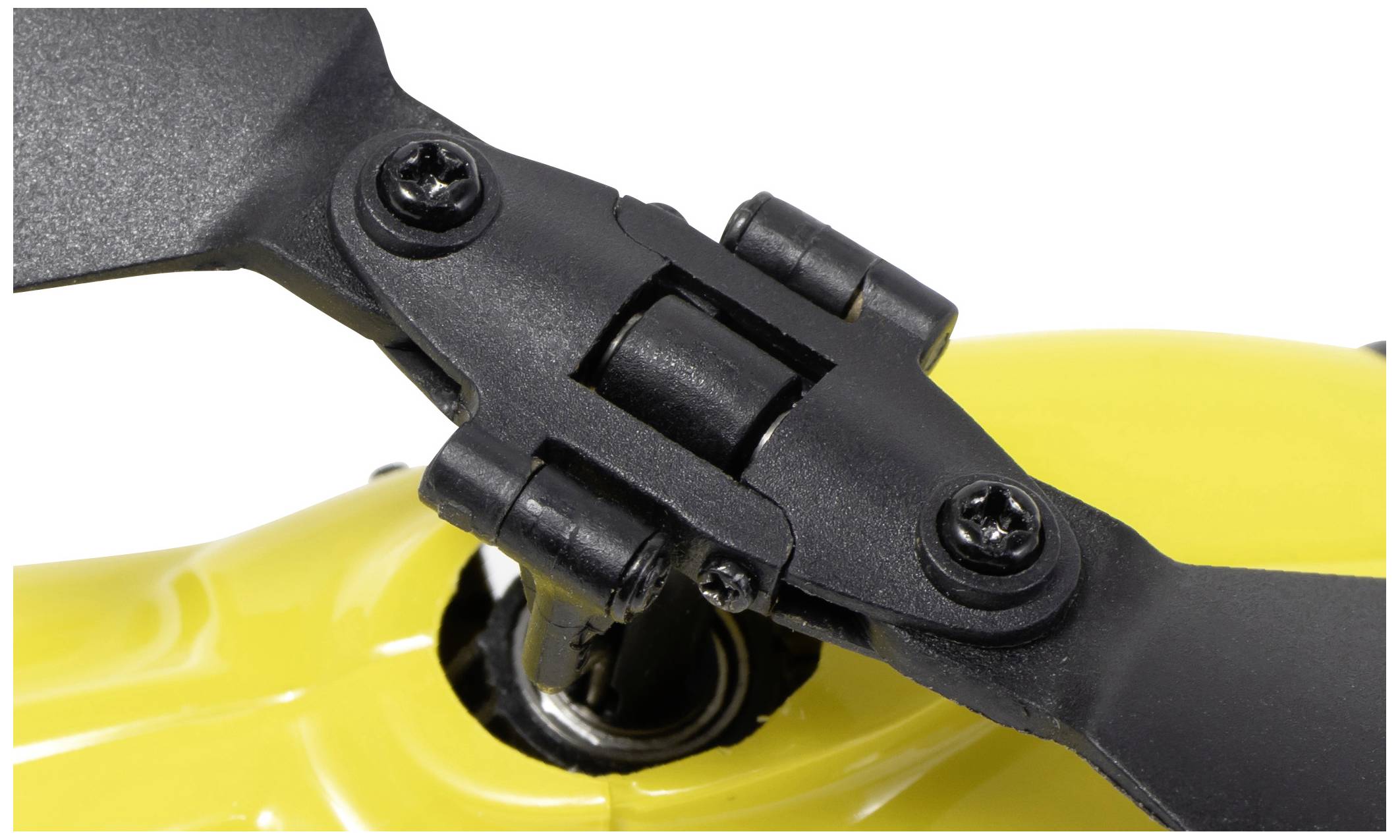 Gros plan d'un bras de rotor noir avec des charnières et des vis, monté sur un dispositif jaune.