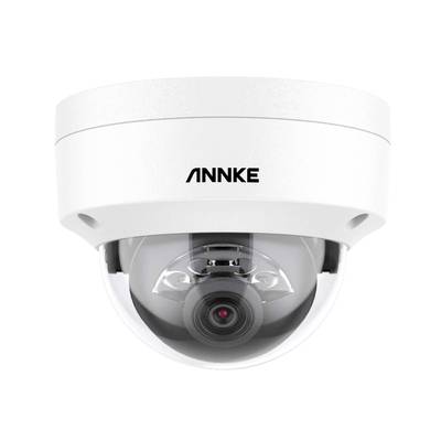 Caméra de surveillance dans un boîtier blanc, de marque ANNKE. Elle dispose d'un objectif de forme dôme et est conçue à des fins de sécurité.
