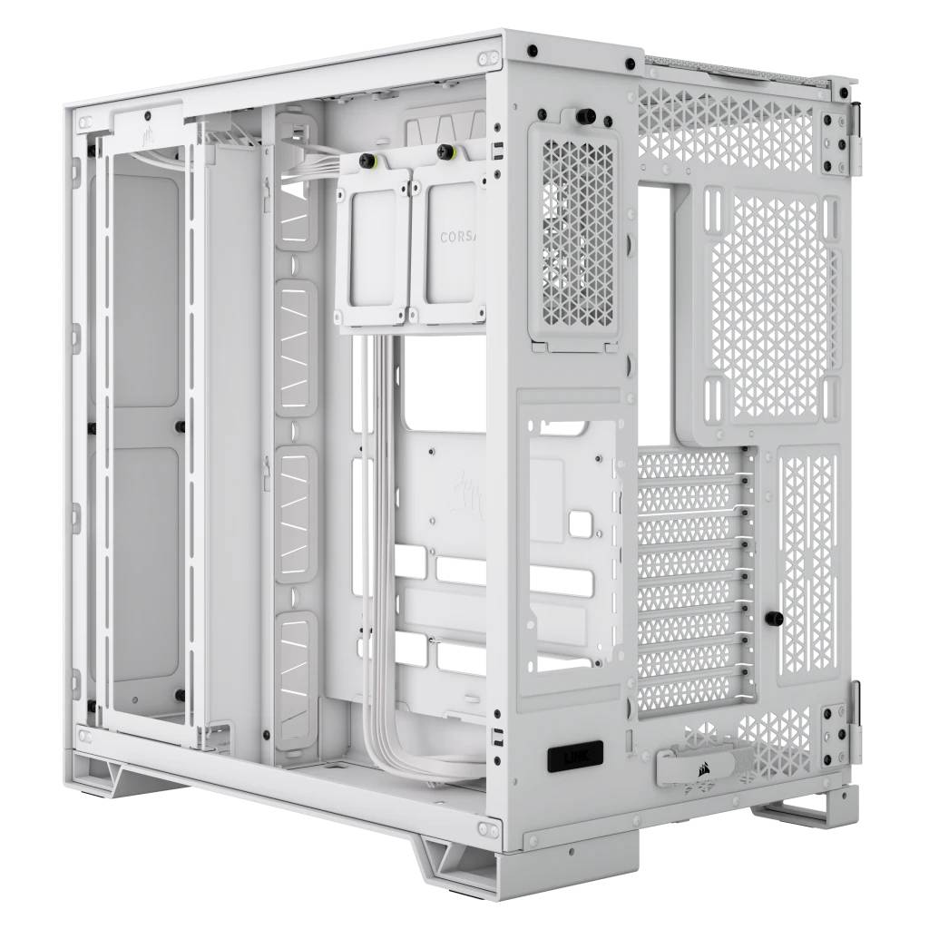 Un cadre de boîtier d'ordinateur vide et blanc avec une structure ouverte, adapté à la construction de matériel informatique. Différents emplacements de montage pour les composants sont visibles.