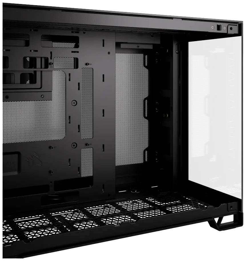 Boîtier d'ordinateur noir en métal au design ouvert, montrant l'espace intérieur pour le montage des composants et une fenêtre latérale transparente.