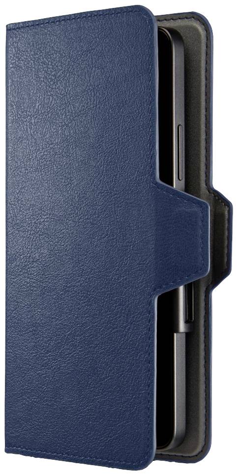Une housse de téléphone bleu en cuir avec un rabat qui recouvre partiellement le smartphone.