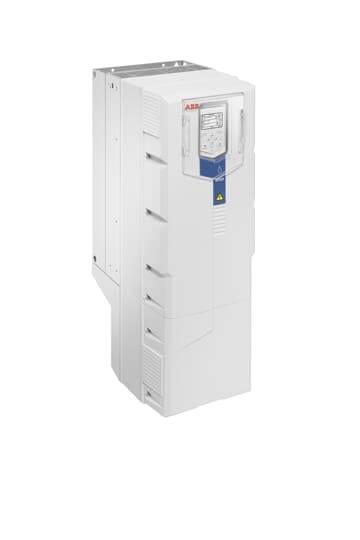 Un variateur de fréquence blanc ABB avec un panneau de commande à l'avant. Il est utilisé dans des applications industrielles pour contrôler des moteurs.