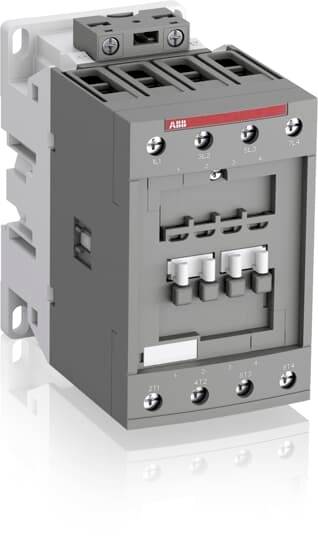 Contacteur électrique. Boîtier noir et gris avec des marquages rouges et blancs. Six bornes en haut, quatre bornes en bas.