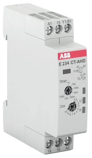 'Relais ABB E 234 CT-AHD, avec régulateur pour réglages de temporisation. Boîtier gris avec bornes de raccordement en haut et en bas.'