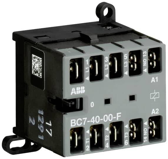 Disjoncteur portant l'inscription 'ABB BC7-40-00-F', montrant des connexions électriques et un code QR. Fonction principale : contrôle des circuits électriques.