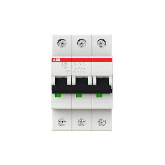 Un disjoncteur tripolaire avec logo rouge ABB. Développé pour protéger les circuits électriques contre les surcharges.