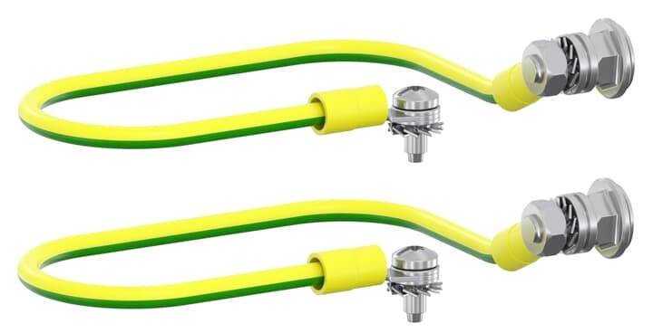 Deux vis de mise à la terre connectées par des câbles jaune et vert, pour les connexions électriques et les mesures de protection dans les installations.