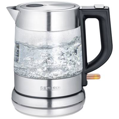 Un bouilloire électrique en verre et en acier inoxydable chauffe l'eau. La marque 'Severin' est visible. Avec une poignée noire et un socle métallique.