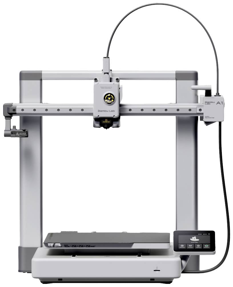 Imprimante 3D sur fond blanc, avec un écran sur le côté droit et une buse mobile en haut pour la fabrication d'objets.