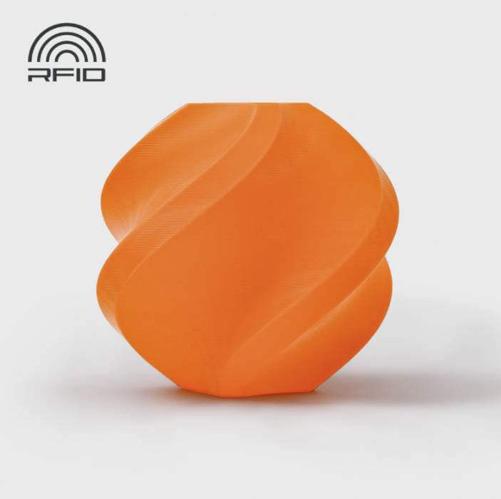Un objet 3D orange spiralé avec un logo RFID en haut à gauche.