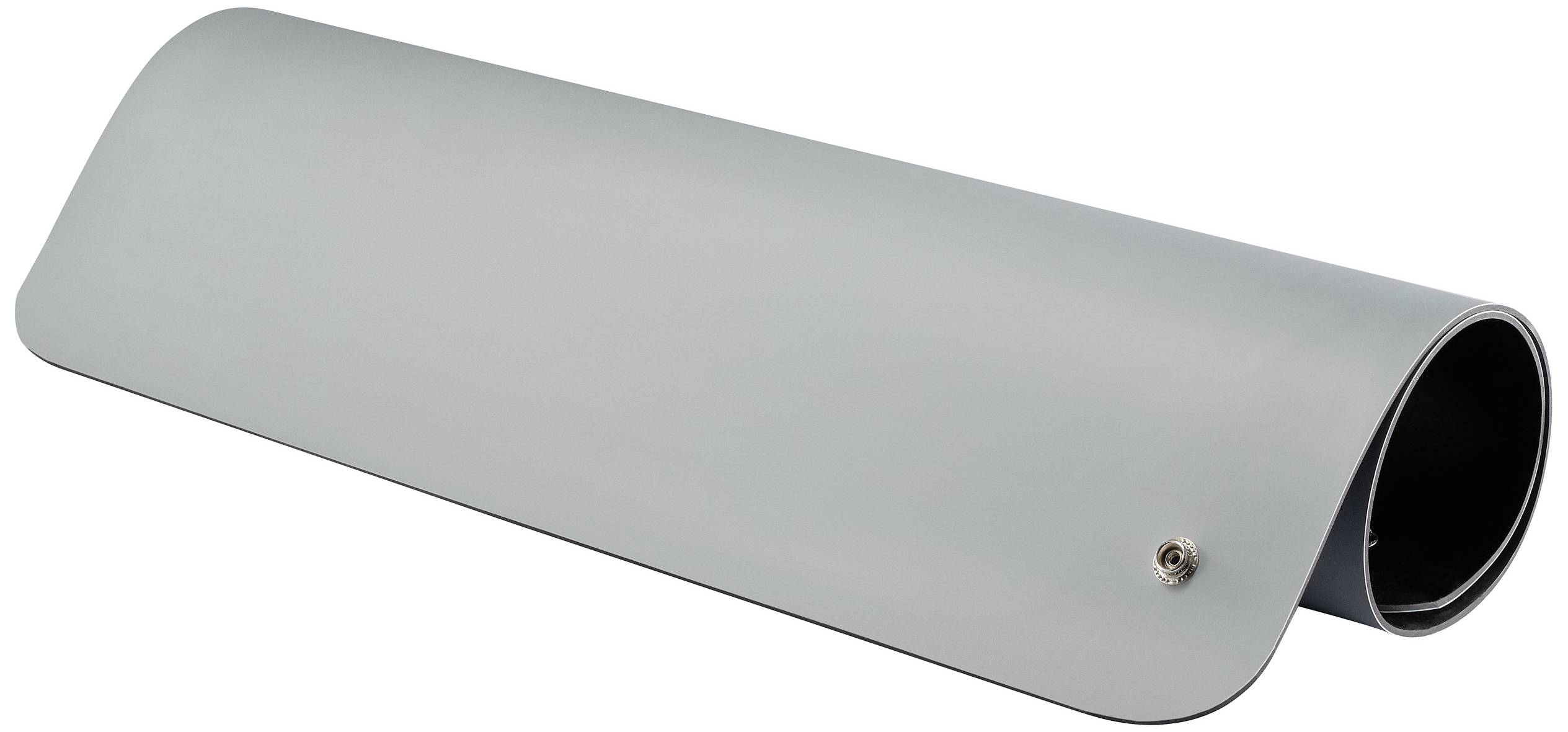 Une planche à découper grise et pliable en plastique, qui se distingue par sa flexibilité facilitant le versement des ingrédients.