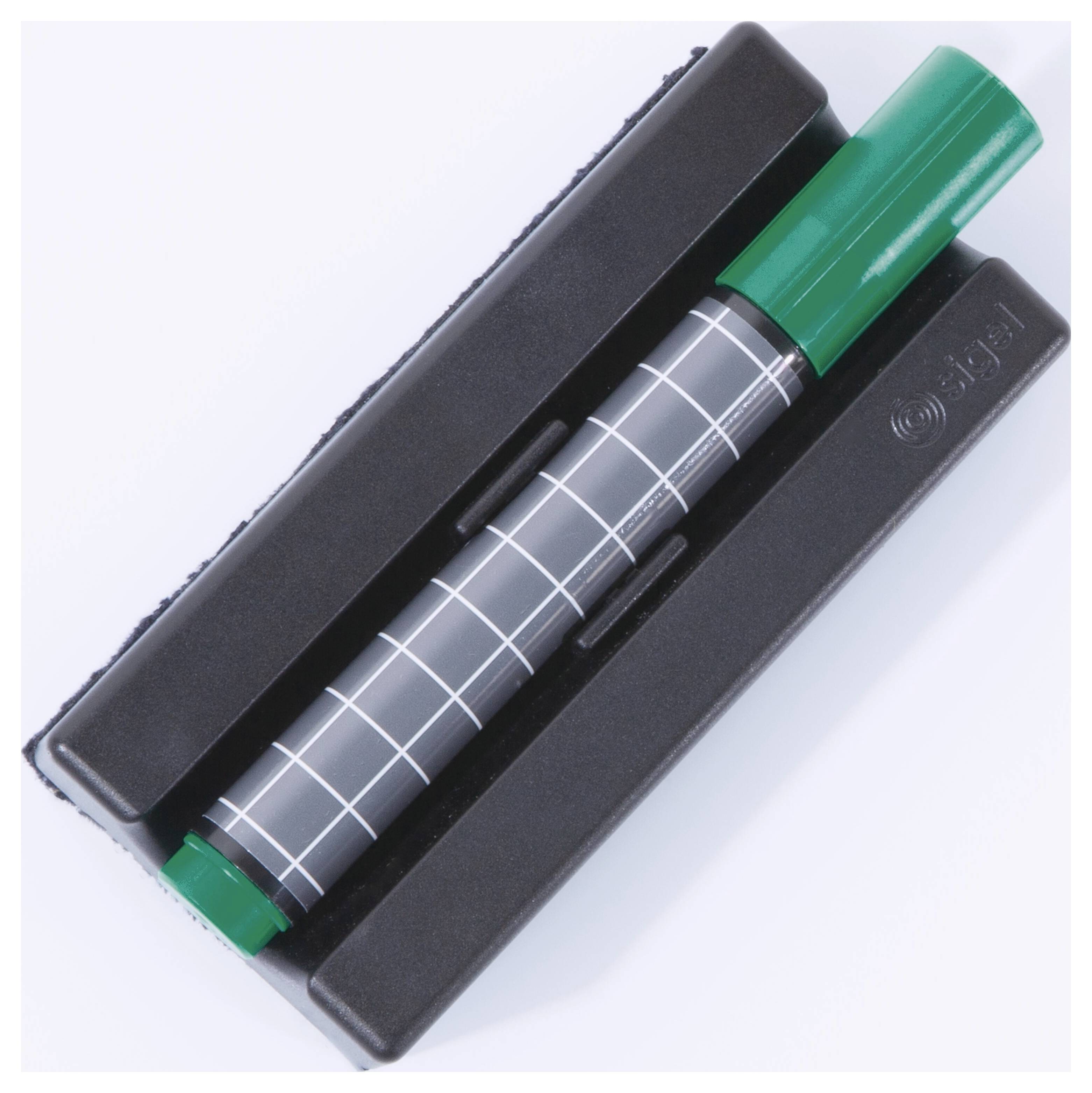 Marqueur gris avec grille en quadrillage dans un boîtier en plastique noir avec bouchon et extrémité verts, présenté en diagonale sur fond blanc.