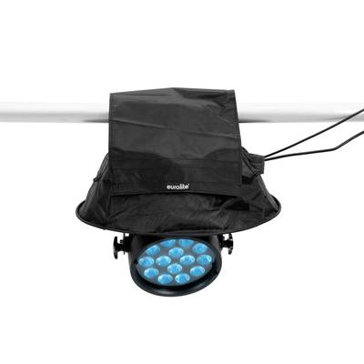 Un projecteur noir avec plusieurs LED bleues est suspendu à un support. Un couvercle noir est installé en haut.