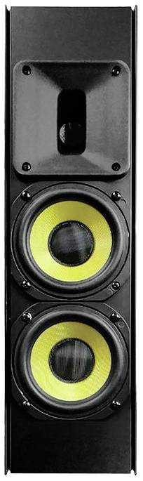 Haut-parleur noir avec deux membranes jaunes et un tweeter rectangulaire en haut, sur fond blanc.