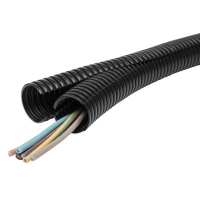 Un tube ondulé flexible en plastique noir protège plusieurs câbles isolés de différentes couleurs, qui dépassent légèrement du tube.