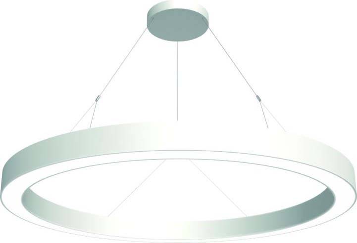 Un lustre moderne, rond, blanc avec un design minimaliste, suspendu par quatre fils fins dans une pièce.