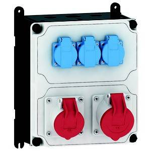 Barrette multiprise murale avec trois prises industrielles bleues et deux prises industrielles rouges ; adaptée à différents branchements électriques.