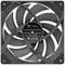 Un ventilateur d'ordinateur noir de la marque Thermaltake, modèle TT-1425 Swappable Edition, avec les spécifications inscrites sur le moyeu du ventilateur.