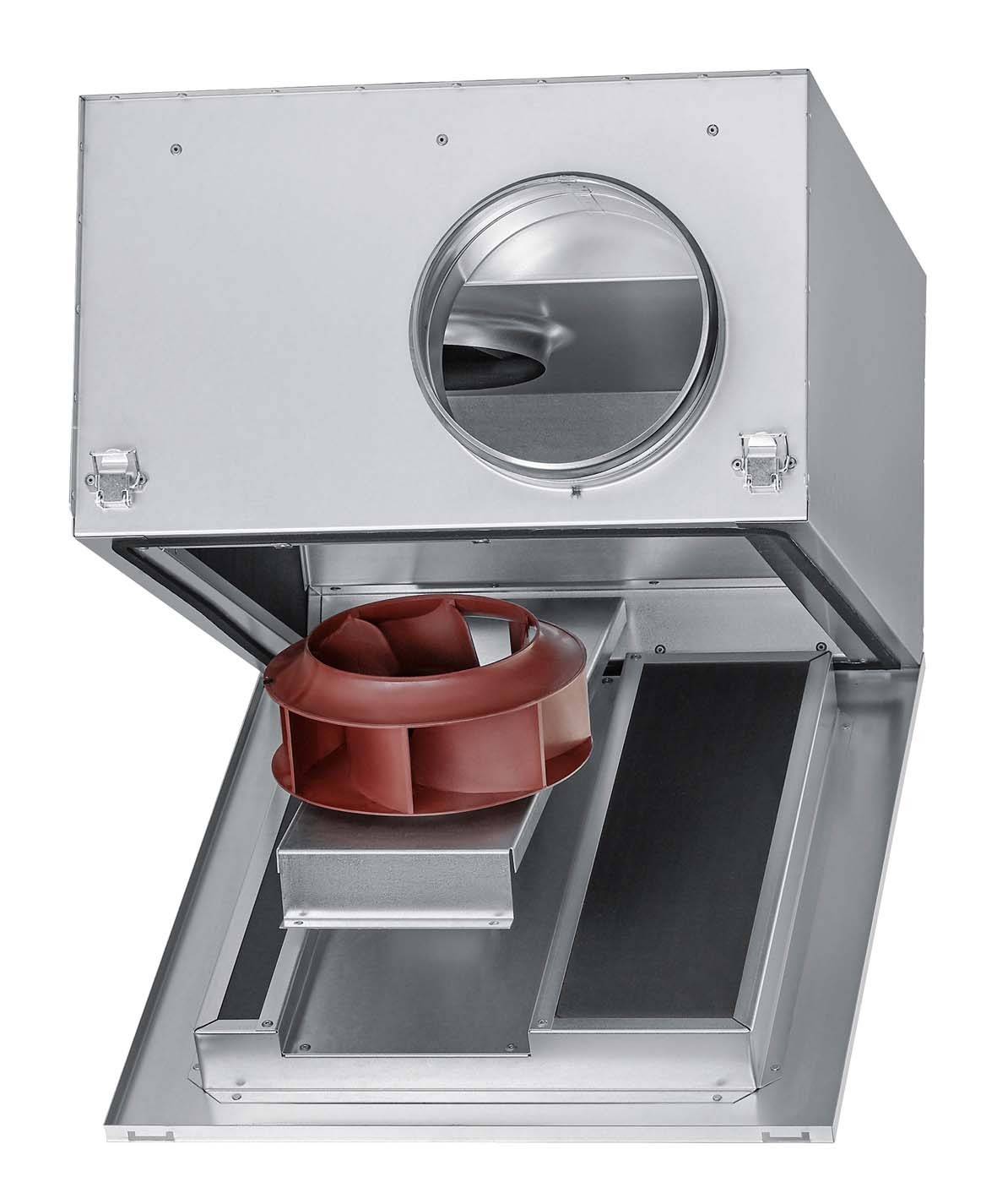 Appareil de ventilation métallique avec le panneau frontal ouvert. À l'intérieur, visible : une roue de ventilateur rouge.