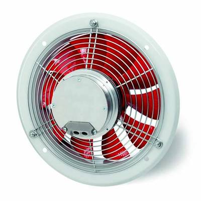 Un ventilateur de ventilation rond blanc avec des pales rotatives rouges, entouré d'une grille de protection, sur un fond blanc.