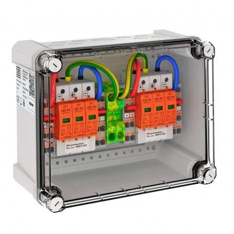 Un boîtier de sécurité transparent montre à l'intérieur des câbles colorés et deux fusibles oranges avec un étiquetage technique.
