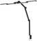 Une lampe de bureau noire avec bras articulé et pince de fixation pour installation sur le bord de la table. Idéale pour l'éclairage des espaces de travail.